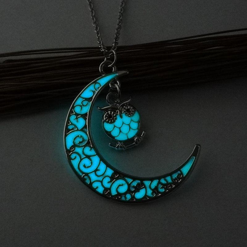 Silver-Plated Glowing Pendant Necklace