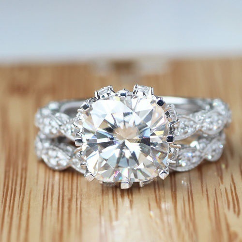 Elegant Zircon Alloy Ring – Shiny Electroplated Fashion Ring for Women