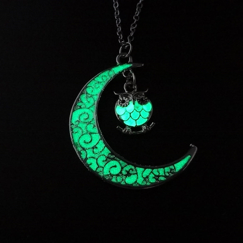 Silver-Plated Glowing Pendant Necklace