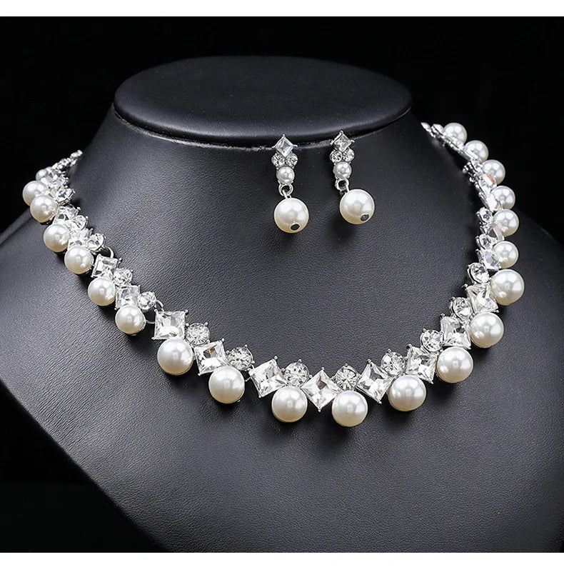 New pearl gemstone jewellery woman necklace set for women jewelry sets light luxury Women's earrings lock bone chain alloy