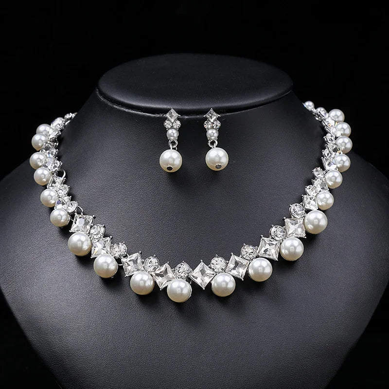 New pearl gemstone jewellery woman necklace set for women jewelry sets light luxury Women's earrings lock bone chain alloy