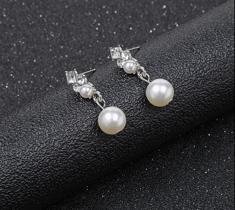 New pearl gemstone jewellery woman necklace set for women jewelry sets light luxury Women's earrings lock bone chain alloy